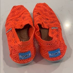 Toms slip ons